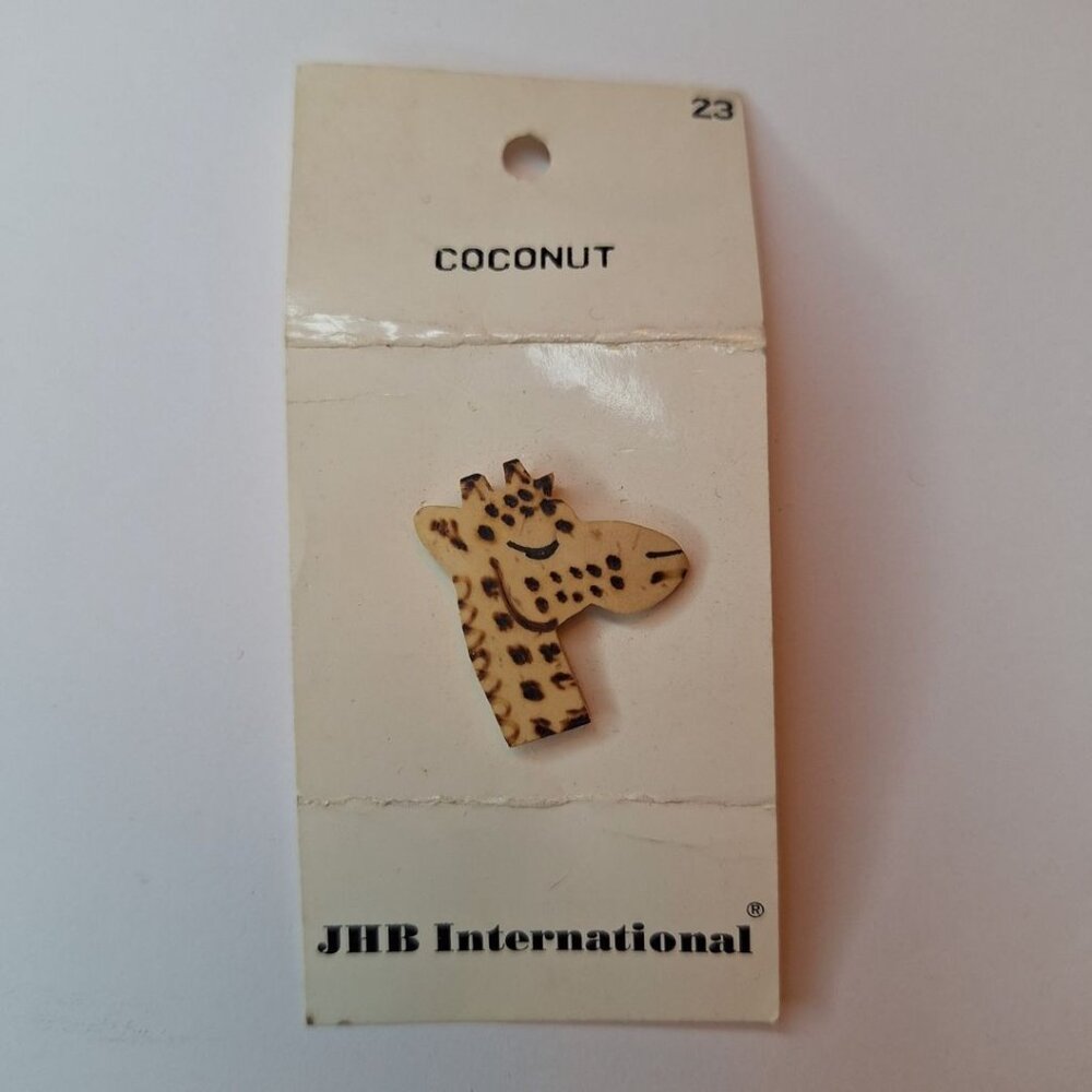 JHB‎ Coconut Giraffe Button Wood Burned Head Natural Vintage Replacement Accent